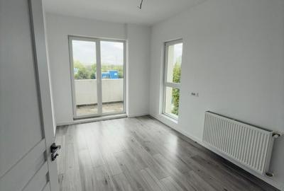 Apartament cu 3 camere semidecomandat în Vitan - 1