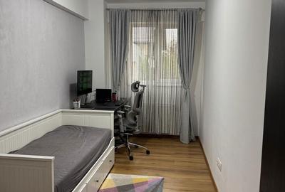 Apartament cu 3 camere decomandat în 9 Mai