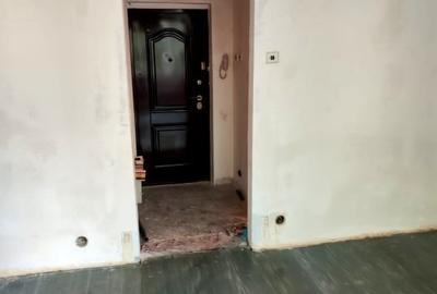 GARSONIERA- BLOC ANVELOPAT -FOARTE APROAPE DE METROU TITAN GARSONIERA- BLOC ANVELOPAT -FOARTE APROAPE DE METROU TITAN - 3