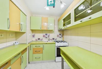 Apartament 4 camere, Bulevardul Revoluției - 14