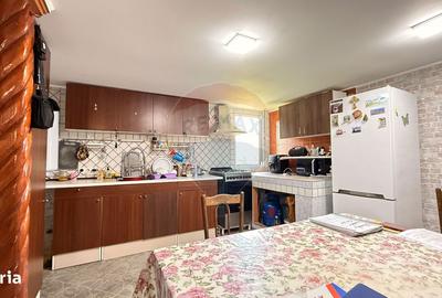 Casă cu 7 camere cu Teren 1592 Mp în Periș