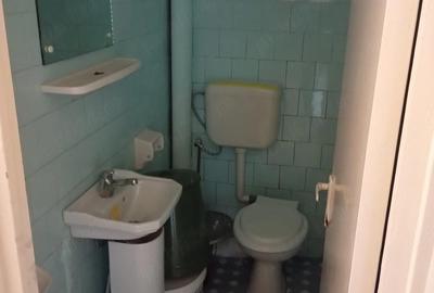 Apartament cu 3 camere semidecomandat în Central - 1