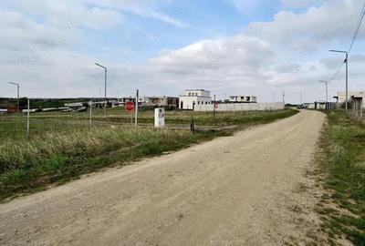 VANZARE TEREN 2000 mp 50euro mp intravilan utilitati in Izvorani la 140 metri de Delta SNAGOV VANZARE TEREN 2000 mp 50euro mp intravilan utilitati in Izvorani la 140 metri de Delta SNAGOV - 7