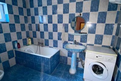 Casă cu 4 camere cu Teren 1656 Mp în Iecea Mică - 1