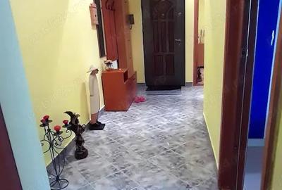 Apartament cu 3 camere, 56mp, etajul 3, in zona CEC din Tecuci - 1