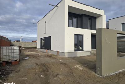 Casă cu 4 camere în Sânmartin - 11