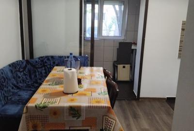 Apartament cu 3 camere decomandat în Far - 3