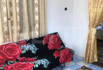 Casă cu 4 camere cu Teren 2906 Mp în Central - 1