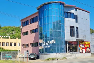 Spațiu comercial, de 780 mp, în Centrul Civic - 2