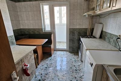 Apartament cu 2 camere decomandat în Crângași