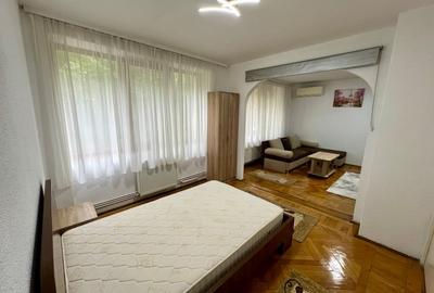 Apartament 3 camere renovat, mobila-electrocasnice noi, centrala termica 2024 - 2