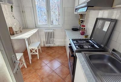 Apartament cu 3 camere semidecomandat, mobilat în Podu Roș - 3