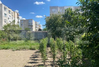 Casă cu 4 camere cu Teren 965 Mp în Central - 1