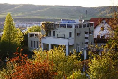 Casă cu 6 camere cu Teren 4400 Mp în Florești - 3