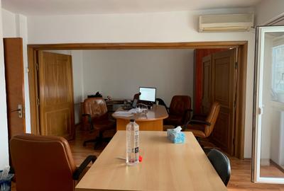 Apartament cu 4 camere decomandat în Tineretului - 1