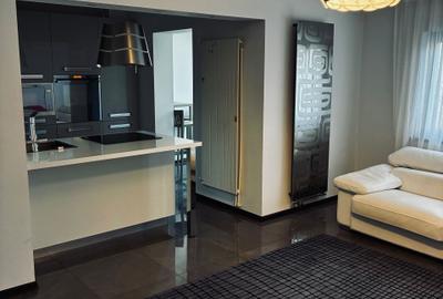 Apartament cu 3 camere în Central - 1
