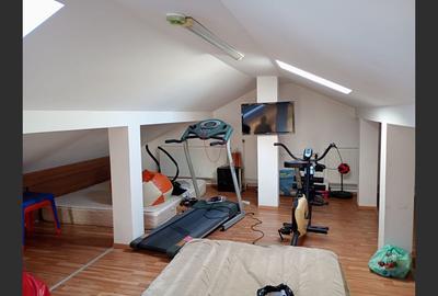 Casă cu 5 camere cu Canalizare în Central - 15