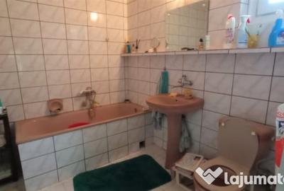 Casă cu 6 camere cu Teren 265 Mp în Central - 15