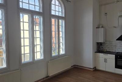 Birou, de 55 mp, în P-ța Romană - 5