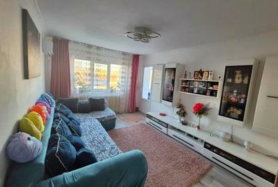Apartament cu 3 camere semidecomandat, mobilat în Podu Roș - 2