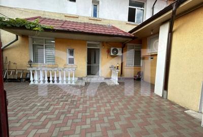 Vad comercial Piata Garii - casa 3 camere + curte - 1