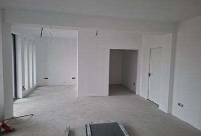 Spațiu comercial, de 90 mp, în Central - 7