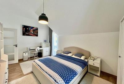 Casă cu 7 camere cu Teren 327 Mp în Bucium