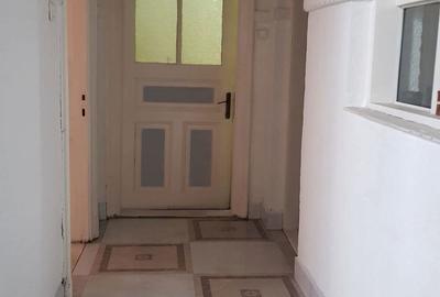 Casă cu 3 camere în Central - 1