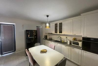 Apartament cu 4 camere, zona Petrom City - 2