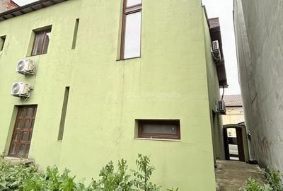 Casă cu 10 camere cu Teren 211 Mp în Central - 18