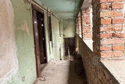 Casă cu 2 camere cu Teren 800 Mp în Mândra - 5