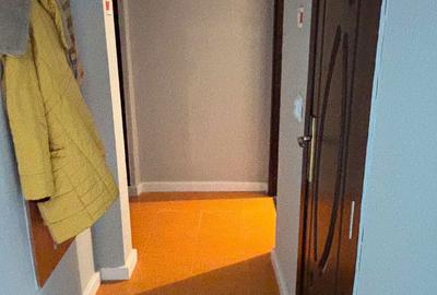 Apartament cu 3 camere semidecomandat în Micro 40 - 3