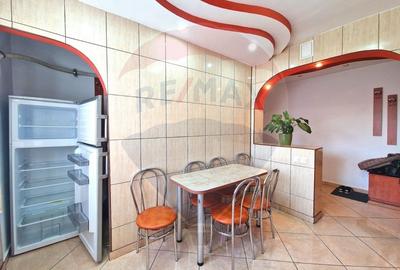 Apartament cu 4 camere decomandat, mobilat în 13 Septembrie - 11