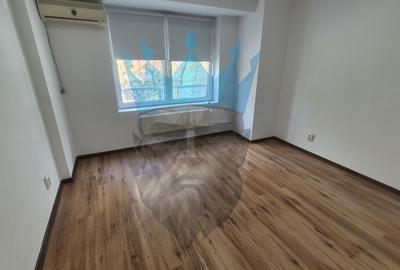 Apartament cu 2 camere decomandat în Calea Călărașilor