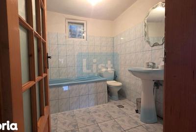 Casă cu 6 camere cu Teren 750 Mp în Schela - 2
