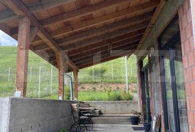 Casa in Sanpetru cu priveliste panoramica si zona linistita - 13