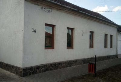 Casă cu 3 camere în Ineu - 1