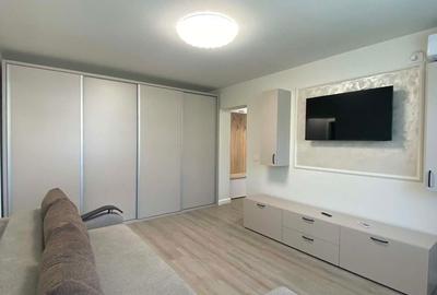 Apartament cu 3 camere semidecomandat în Micro 16 - 12