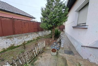 Casă cu 2 camere decomandat cu Teren 257 Mp în Sânmartin - 2