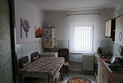 Apartament cu 3 camere decomandat în Central - 3
