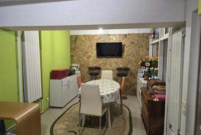 Casă cu 4 camere cu Teren 214 Mp în Roșu - 3