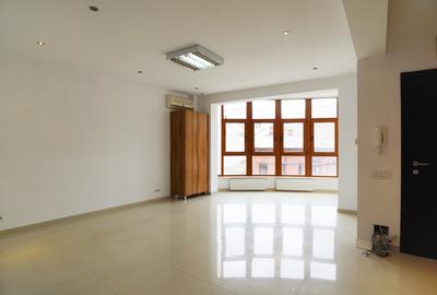 Birou, de 160 mp, în P-ța Victoriei - 7