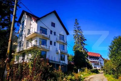 Casă cu 18 camere cu Teren 400 Mp în Central