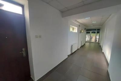 Spațiu comercial, de 25 mp, în Muncii - 2