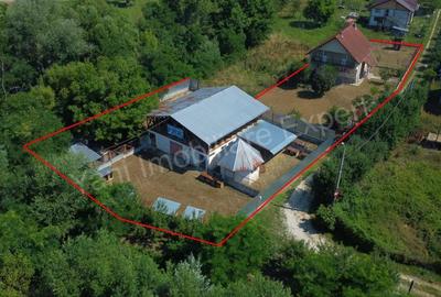 Casă cu 4 camere cu Teren 1960 Mp în Central - 2