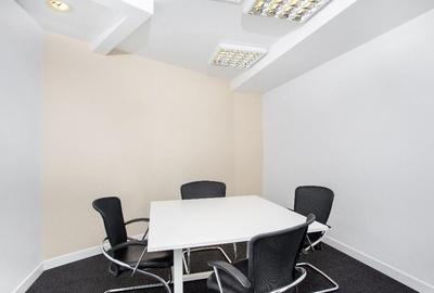 Spa?iu de birou tip open-plan pentru 10 persoane in Regus Charles de