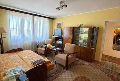 Apartament cu 3 camere decomandat în Central - 2
