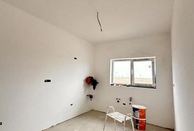 Casă cu 3 camere cu Teren 320 Mp în Bucovăț (Remetea Mare)