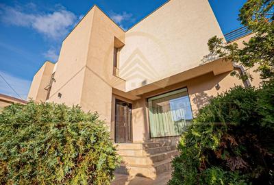 Stațiunea Mamaia Nord / Langa mare - Vânzare casa deosebita P+1E - 42