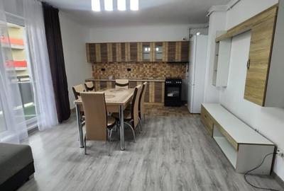 Apartament cu 3 camere semidecomandat în Florești